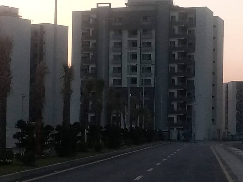 10 Marla 3 Bedroom Brand New Flat For Sale In Askari XI - D Lahore 4