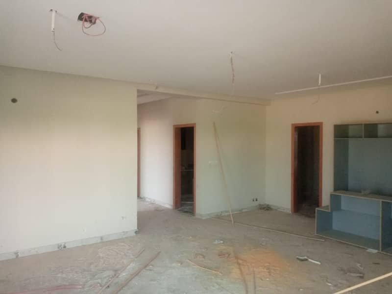 10 Marla 3 Bed New Design Flat For Sale In Askari 11 Lahore. 0