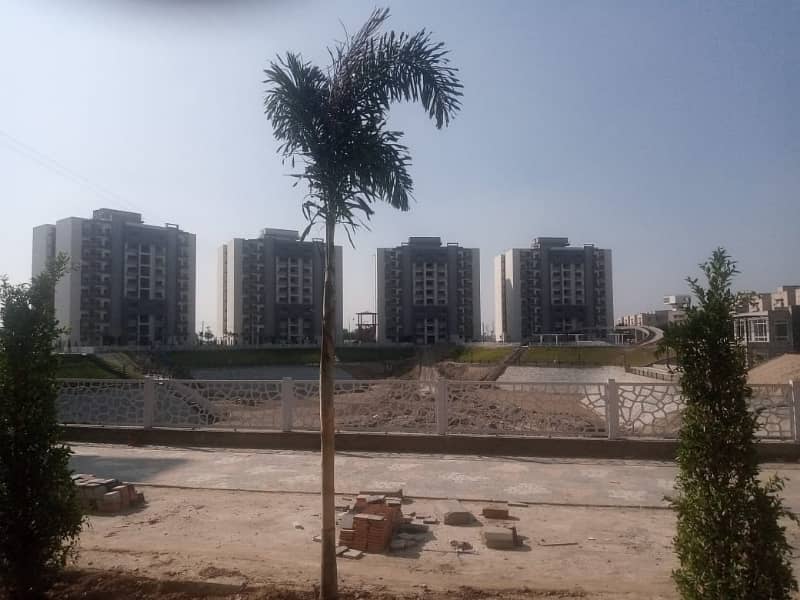 10 Marla 3 Bed New Design Flat For Sale In Askari 11 Lahore. 2