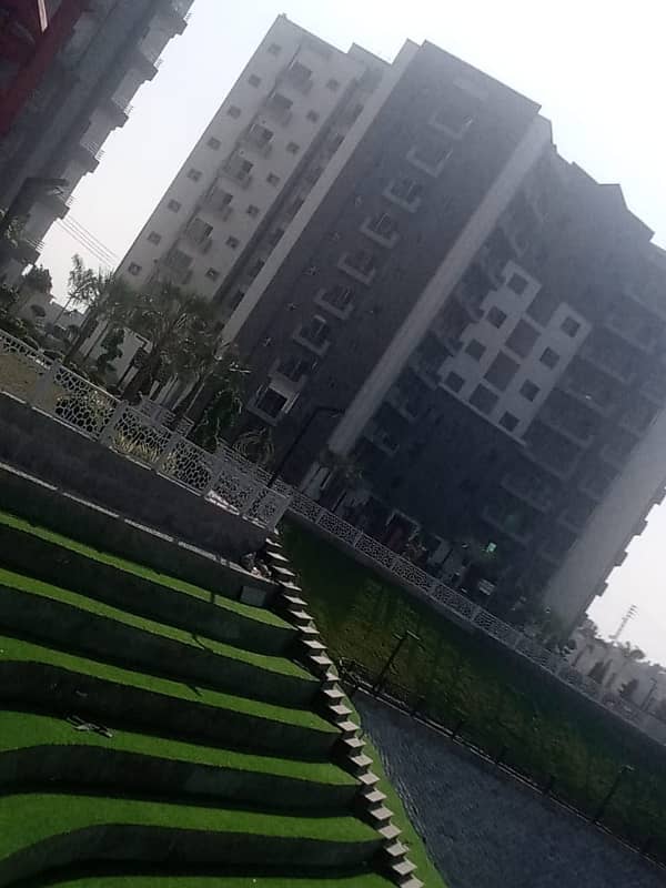 10 Marla 3 Bed New Design Flat For Sale In Askari 11 Lahore. 3