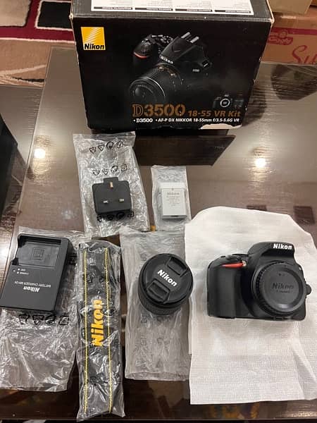 NIKON D3500 with 18-55mm 2