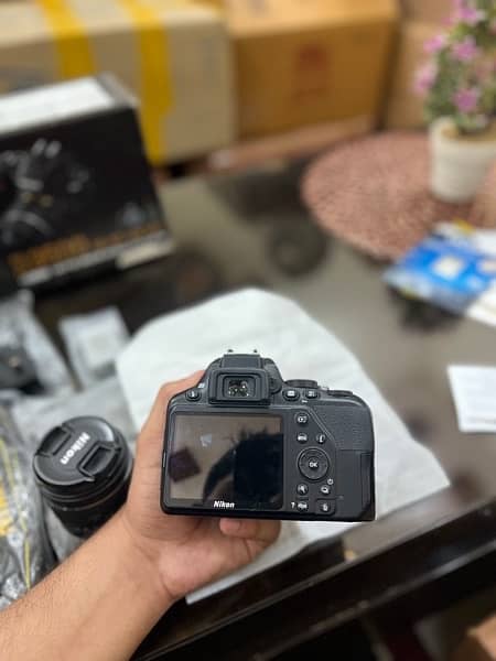 NIKON D3500 with 18-55mm 6