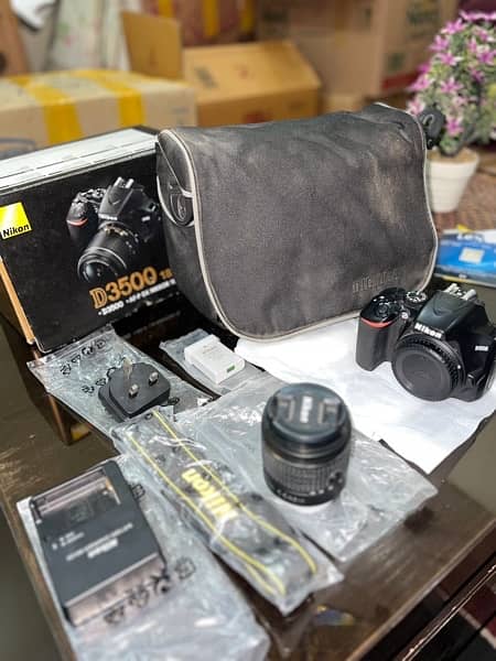 NIKON D3500 with 18-55mm 7