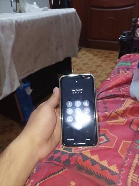 iPhone XR 64 gb non pta sim working 7