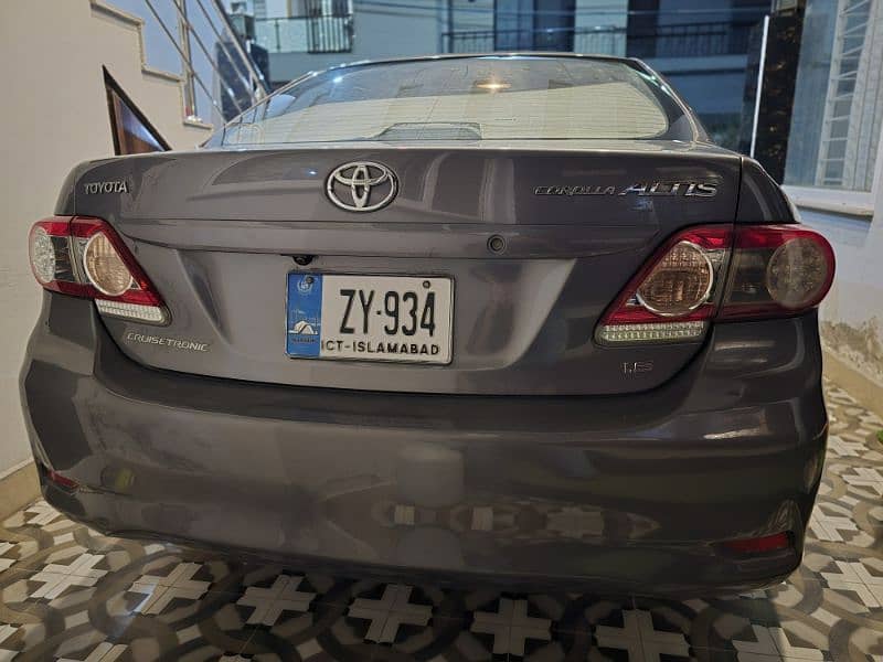 Toyota Corolla Altis 2013 4