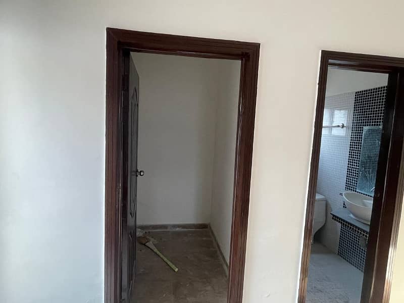 6 marla house for sale in paragon city lahore 6