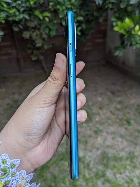 One Plus 8t. . . . 12/256 gb. . . . . global dual sim approved 2