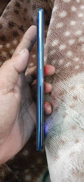 AOA i am selling my OnePlus 9 12/256 urgent 2line in screen 2