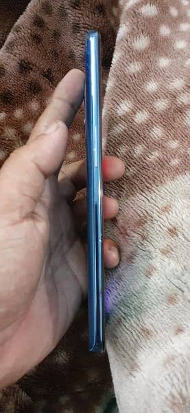 AOA i am selling my OnePlus 9 12/256 urgent 2line in screen 3