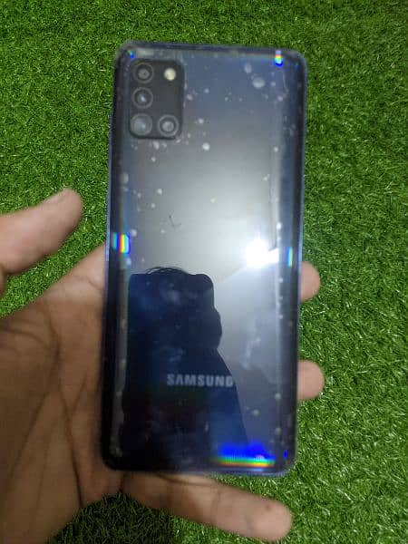 Samsung Galaxy A31 0