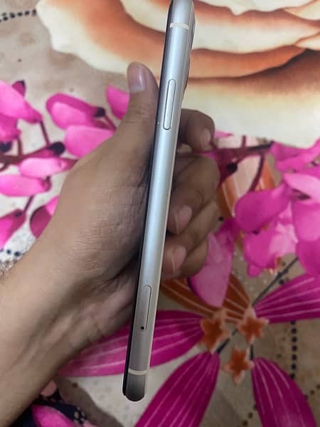 Iphone 11 Non Pta Factory Unlocked 64 GB 2