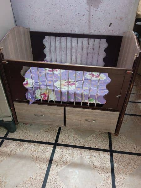 baby bed good condition 3