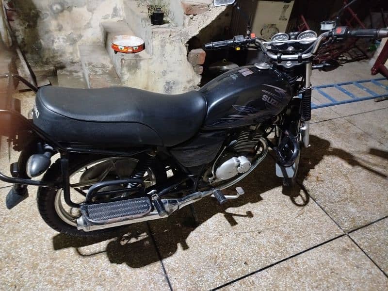 suzuki gs 150 se 2018 10