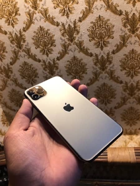 IPHONE 11PRO MAX FACTORY UNLOCK 0