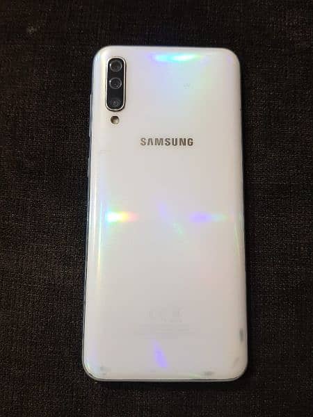 Samsung Galaxy A50 1