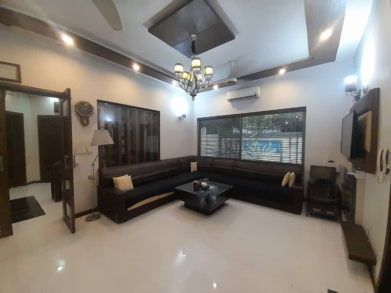 Fully Furnished Master Bedroom With Attached Bath Available For Rent. 8