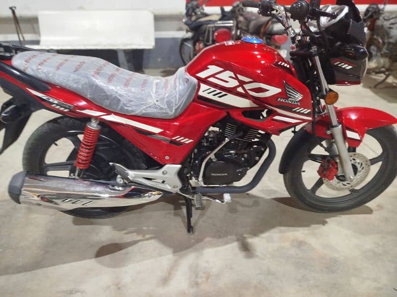 Honda CB 150F 23 Model Urgent Sale Cash Need low milage 8300 used 0