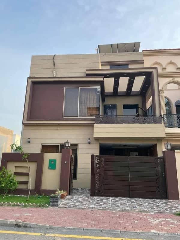 5 Marla Luxury Non Furnished House For sale in Bahria Town Lahore 0