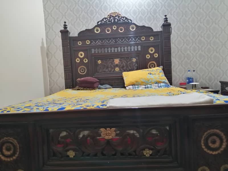 Multani wooden bed with side tables and dressing table 3