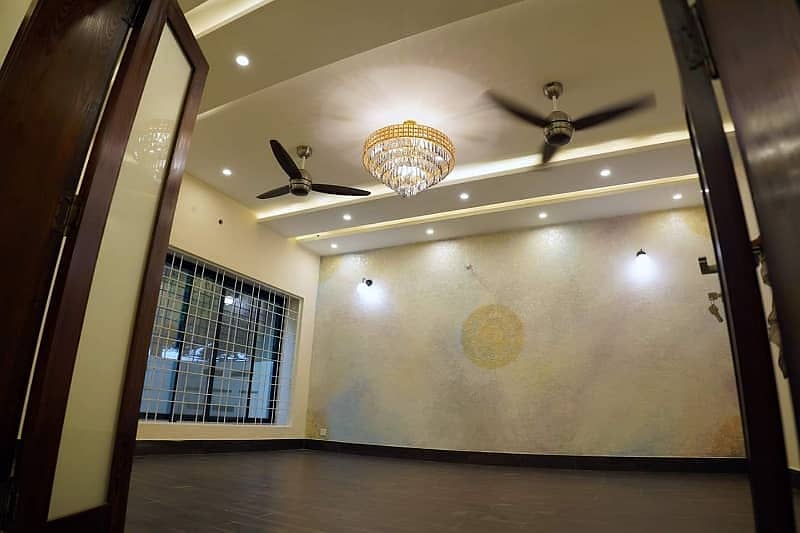 1 Kanal Luxury Non Furnished Upper Portion For Rent in Bahria Town Lahore 1