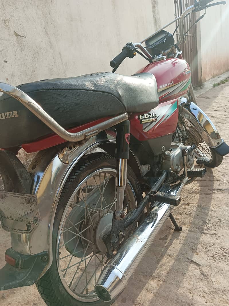 honda cd 70 good coundion 10/9 call timing 2 pm to 8 pm 03185713680 2