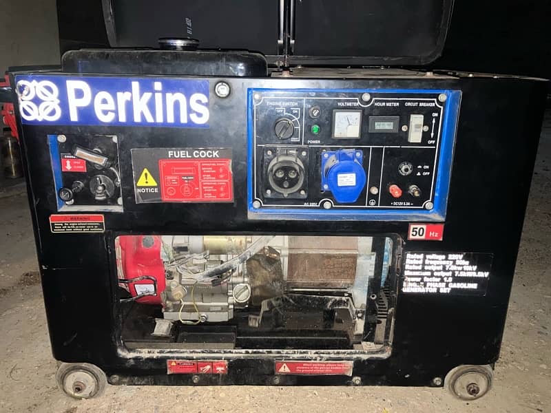 Perkins 7.5 kW Single-Phase Gasoline Generator - Excellent Condition 3