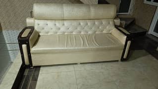 2 Beds 3 sofas available at a very cheap price only 3 months used