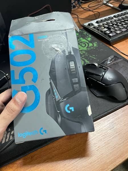 logitech G 502 hero 1