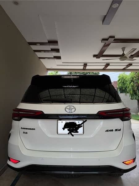 Toyota Fortuner Legender 2022 9