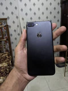 i phone 7 plus 128gb + box  ufone sim work non pta