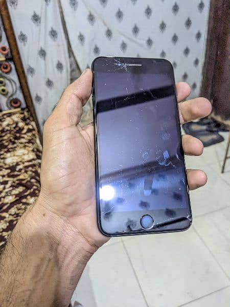 i phone 7 plus 128gb + box  ufone sim work non pta 2