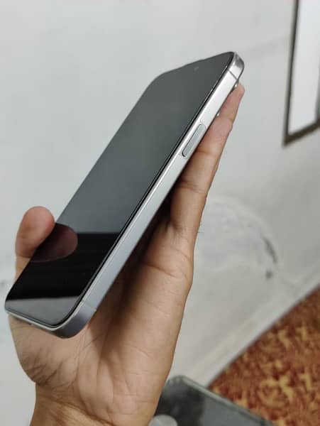 IPHONE 15 PRO MAX 256GB HK MODEL NON PTA 4