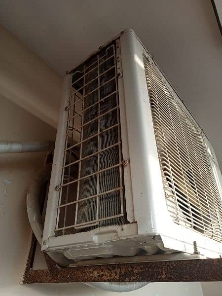 Kenwood 1 Ton AC 2