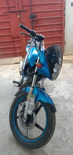 Yamaha YBR 125 2017( read add kindly)