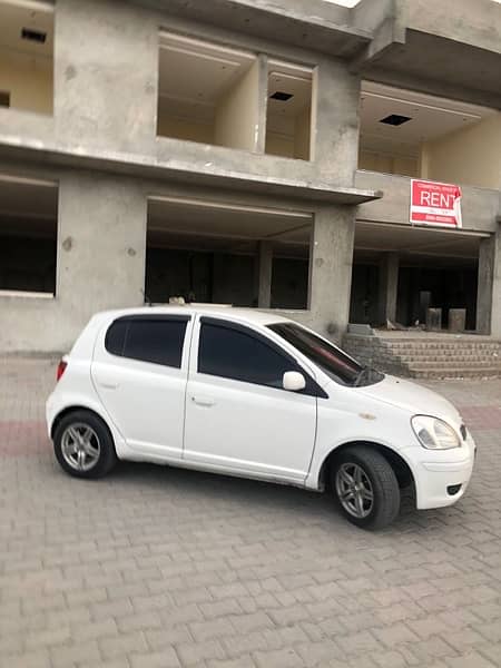 Toyota Vitz 2003 3