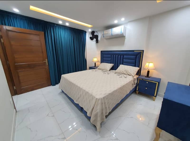 1 Bedroom VIP full furnishe flat for rent per day available in Bahia Town Lahore 0