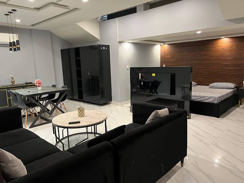 1 Bedroom VIP full furnishe flat for rent per day available in Bahia Town Lahore 1