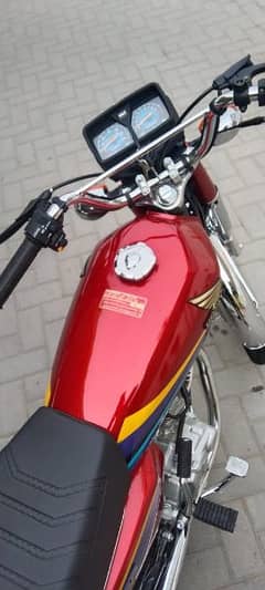 Honda 125 CG 2011 model for urgent sale