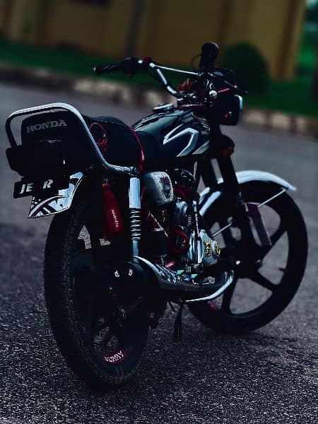 honda 125 modified 10 by 10 bilkul ok hai 8