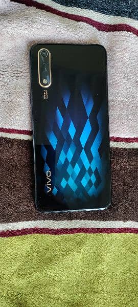 VIVO S1 4/128 condition 10/9.5 PTA approved with box and charger 2