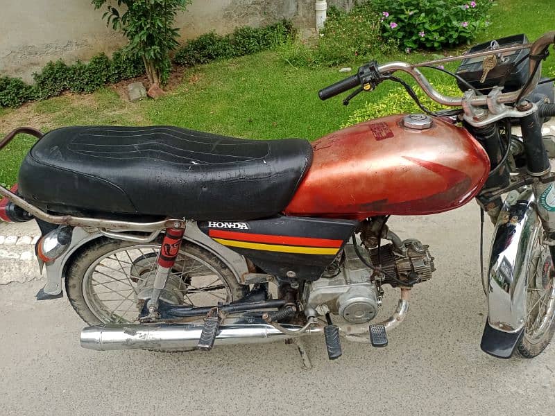 CD 70 bike in good condition. 1