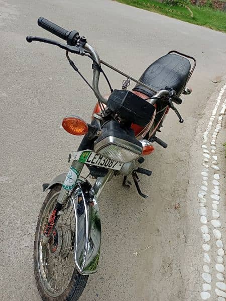 CD 70 bike in good condition. 3