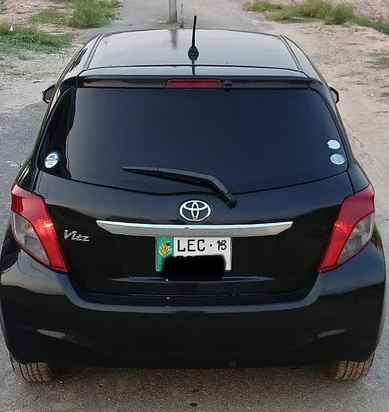 Toyota Vitz 2011 7