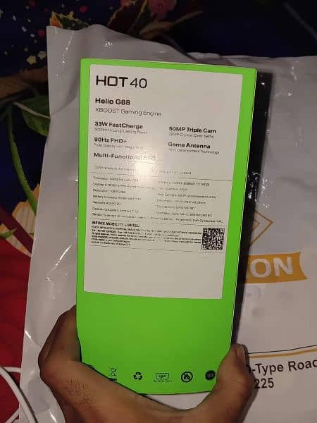 Infinix hot 40 condition 10/10 ok 4