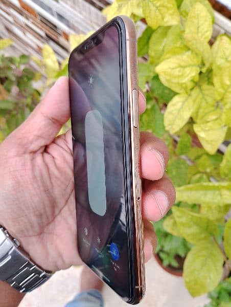 iphone 11 pro NON PTA 64gb 5