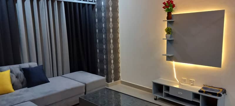 Par Day short time One BeD Room apartment Available for rent in Bahria town phase 4 and 6 empire Heights 2 Family apartment 4