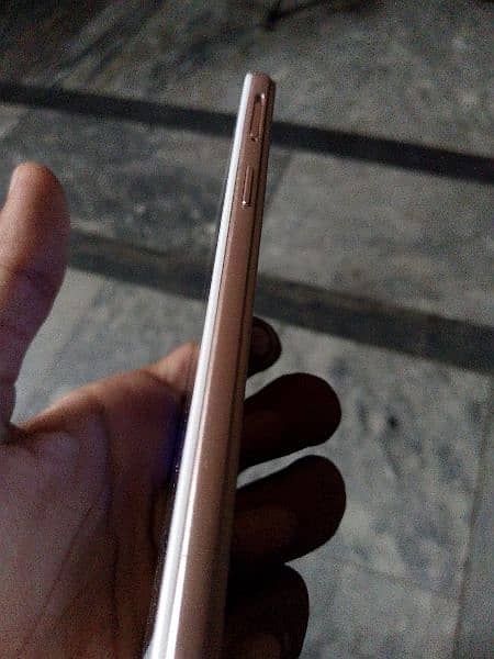 oppo A57 (Roze gold color) 2