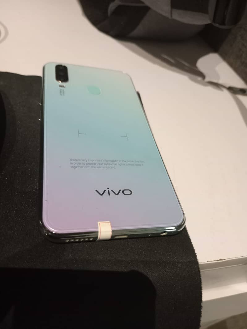 Vivo Y17 8/256 4