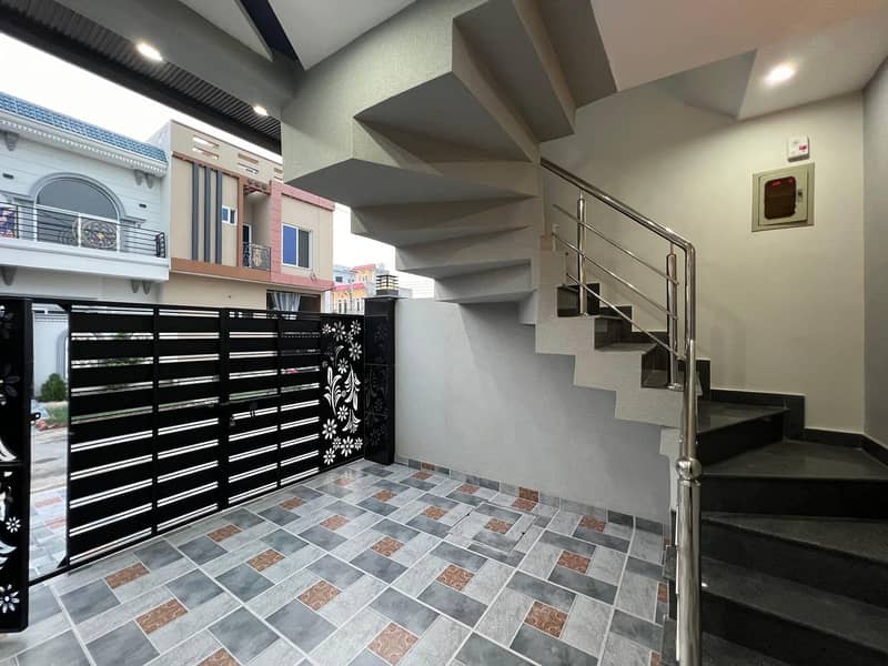 3 Marla Very Beautiful Modern House For Sale Hottest Location In Shadab Garden Ferozpur Road Lahore Near Pak Arab/Allied Brothers 3