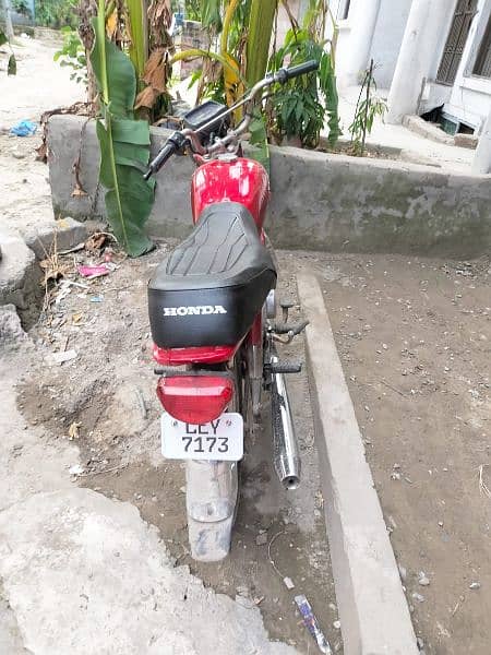 honda cd70 ha 100% ok ha koi issue ni ha need money 2